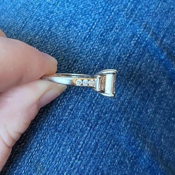 Diamond Engagement Ring (Size 8) Princess Cut White Gold Michael Hill - Picture 4 of 7